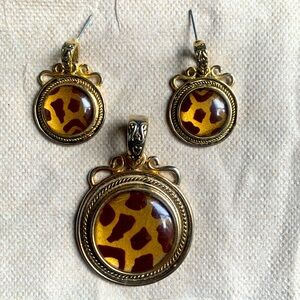 Vintage Cheetah Print Earrings and necklace set